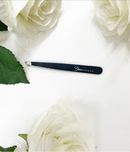 Load image into Gallery viewer, Tweezers